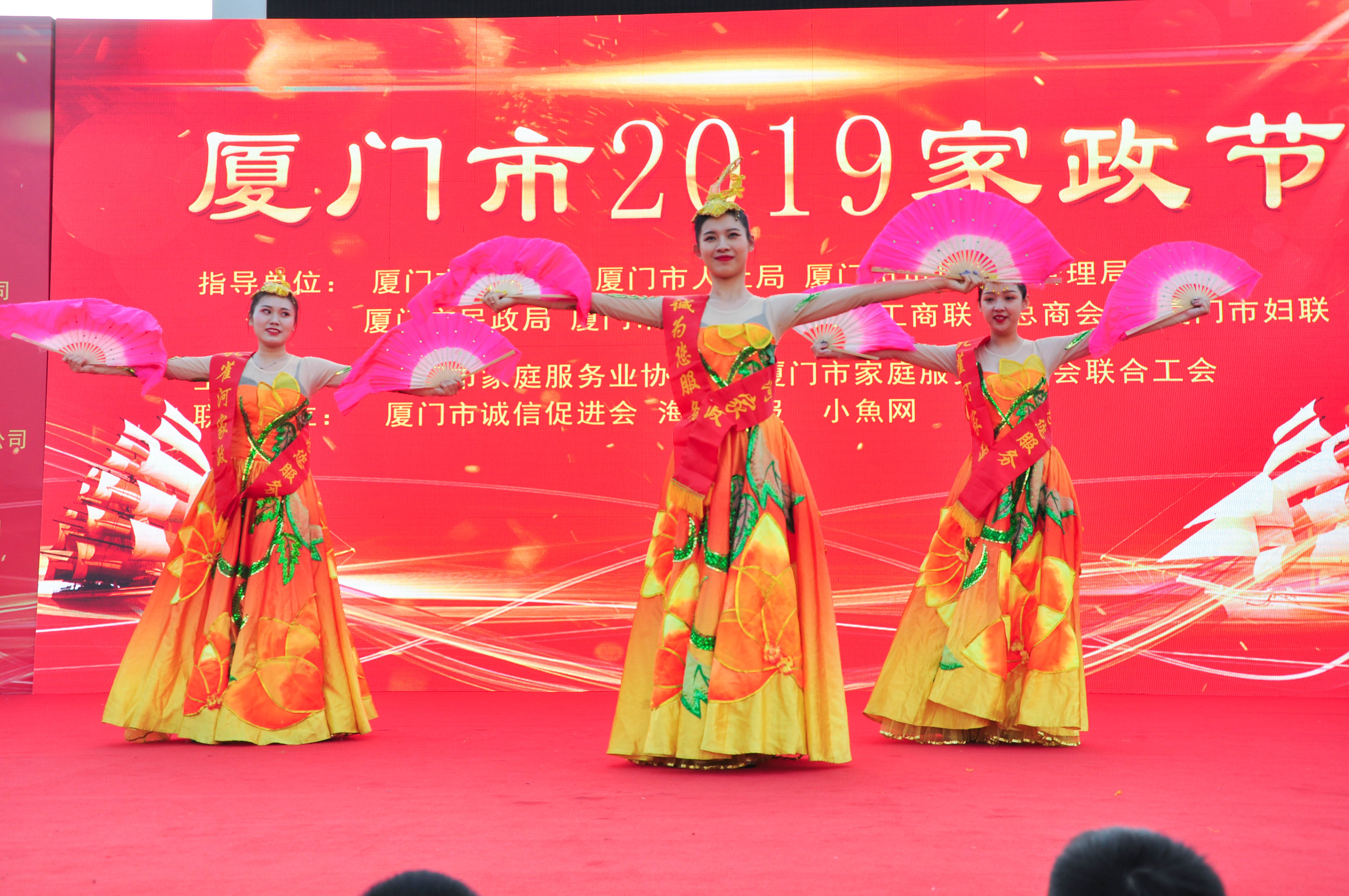 �g��Ц�Z��һ����ʮ�˰���ˇ�R�ψ�������ȸ�������B�T�е����ü�����(ji��)